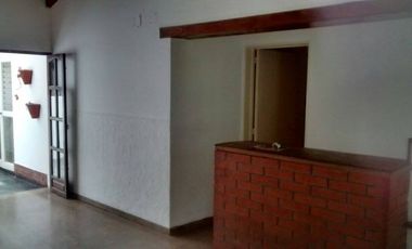 !!!ALQUILO CASA 4 DORM PARA JULIO Bº San Jose!!!
alquilo casa de 4 dorm , 3 baños , cochera , todos sus hambientes climatizados ,
 exelente ubicacion 