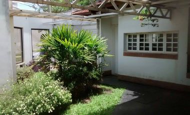 !!!ALQUILO CASA 4 DORM PARA JULIO Bº San Jose!!!
alquilo casa de 4 dorm , 3 baños , cochera , todos sus hambientes climatizados ,
 exelente ubicacion 