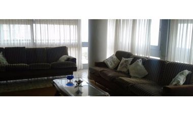 Piso con todos los ambientes vista al mar. Zona Centro.