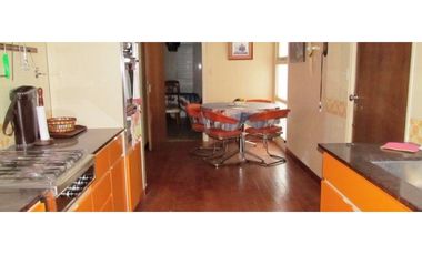 Piso con todos los ambientes vista al mar. Zona Centro.