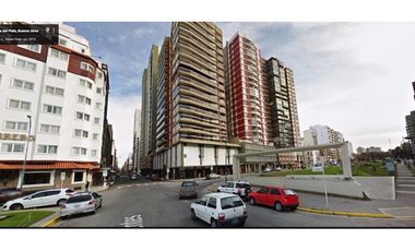 Piso con todos los ambientes vista al mar. Zona Centro.