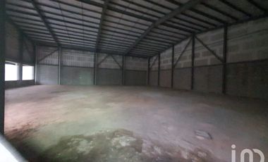 Local de 680m2 en renta en Planta Baja en Orquídeas Coatepec frente a CINETIX