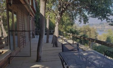 Se vende casa tipo sureño a orilla Laguna Aculeo