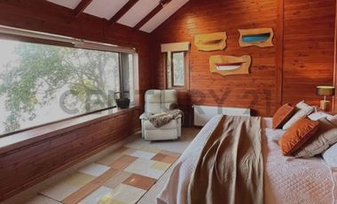 Se vende casa tipo sureño a orilla Laguna Aculeo