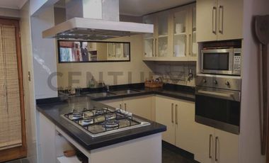 Se vende casa tipo sureño a orilla Laguna Aculeo
