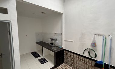 Rumah Hadap Selatan 11 Menit ke CIPLAZ Depok SHM Siap KPR J-45086