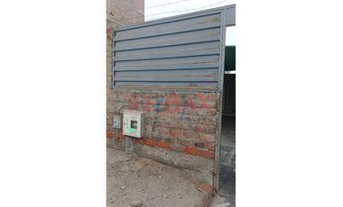 Venta De Casa Como Terreno En Ancón