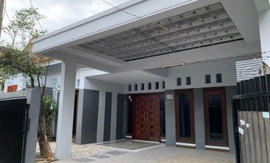 Disewakan Rumah di Komp. Kehakiman, Utan Kayu Matraman - Jakarta Timur