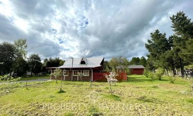 Linda Casa con cabañas a minutos del centro de Villarrica