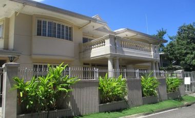 House for rent in Cebu City, Gated in Banilad,5-br spacious house with balcony