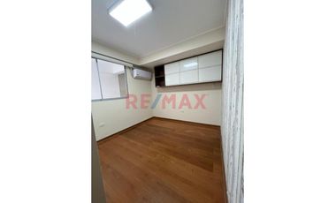 Alquiler De Departamento En Primer Piso, Surco