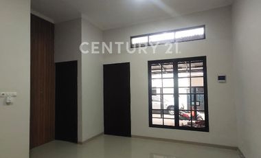 DIJUAL RUMAH BARU SIAP HUNI Di Harapan Indah  Bekasi