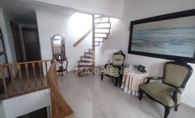 apartamento en venta en laureles. Cod V55220