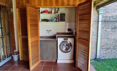 Casa de 3 ambientes en  Villa Sarmiento