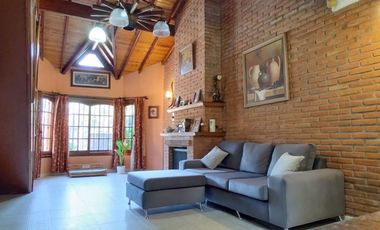 Casa de 3 ambientes en  Villa Sarmiento