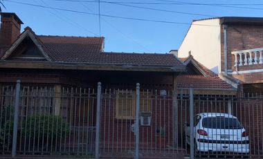 Casa de 3 ambientes en  Villa Sarmiento