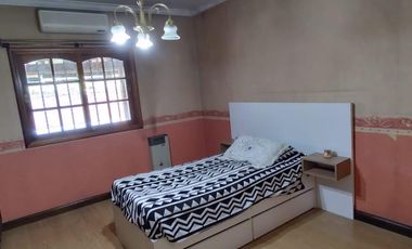 Casa de 3 ambientes en  Villa Sarmiento