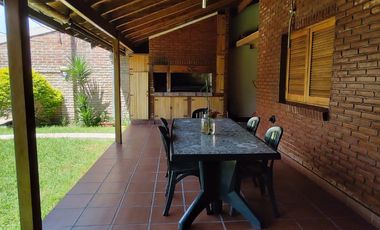 Casa de 3 ambientes en  Villa Sarmiento