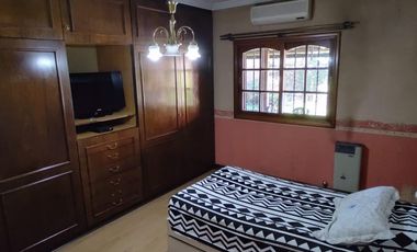 Casa de 3 ambientes en  Villa Sarmiento