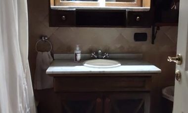 Casa de 3 ambientes en  Villa Sarmiento