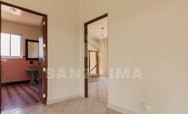 CENTRO: Excelente propiedad para negocio o habitación.