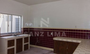 CENTRO: Excelente propiedad para negocio o habitación.