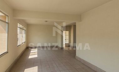 CENTRO: Excelente propiedad para negocio o habitación.