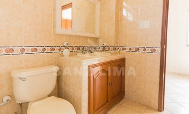 CENTRO: Excelente propiedad para negocio o habitación.