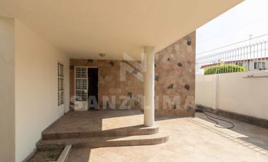 CENTRO: Excelente propiedad para negocio o habitación.