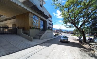 apartamento en arriendo en c.r valle verde del campestre piso 14. Cod A13747