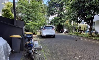 Dijual dan/atau Disewakan Rumah Bagus Ozone Residence Dalam Cluster Ada Club House di Bintaro Pesanggrahan