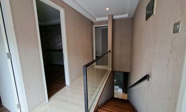 Dijual dan/atau Disewakan Rumah Bagus Ozone Residence Dalam Cluster Ada Club House di Bintaro Pesanggrahan
