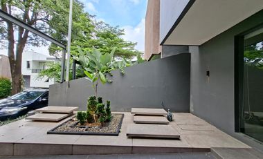 Dijual dan/atau Disewakan Rumah Bagus Ozone Residence Dalam Cluster Ada Club House di Bintaro Pesanggrahan