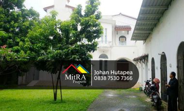 Rumah Murah dengan bangunan kokoh, Unik di pinggir Jalan Raya pondok Ranji Tangerang