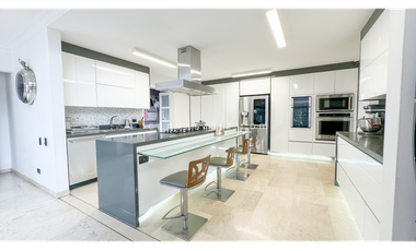 Penthouse con Piscina Privada Sector Laureles