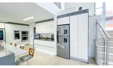 Penthouse con Piscina Privada Sector Laureles