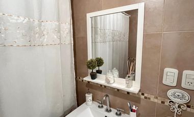 Departamento tipo casa de 2 AMBIENTES ubicado a 300 metros de la Avenida Tomás Espora