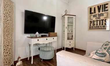 Departamento tipo casa de 2 AMBIENTES ubicado a 300 metros de la Avenida Tomás Espora