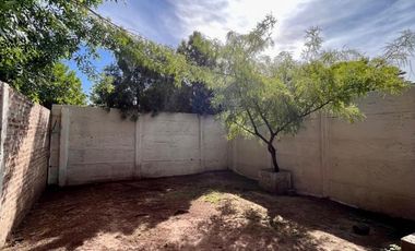 Departamento tipo casa de 2 AMBIENTES ubicado a 300 metros de la Avenida Tomás Espora