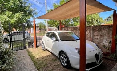 Departamento tipo casa de 2 AMBIENTES ubicado a 300 metros de la Avenida Tomás Espora