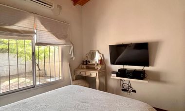 Departamento tipo casa de 2 AMBIENTES ubicado a 300 metros de la Avenida Tomás Espora