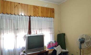 CANADA 5455 entre Rucci y Tokyo