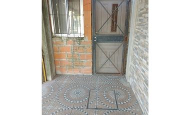 CANADA 5455 entre Rucci y Tokyo