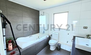 CASA EN VENTA ANDALUÉ A UN PAR DE CUADRAS DEL COLEGIO ALEMÁN