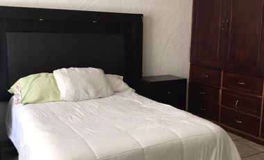Se vende casa con amplio Jardín en Villas de Irapuato!