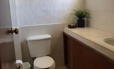 Se vende casa con amplio Jardín en Villas de Irapuato!