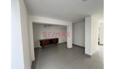 Alquilo Casa De Estreno De 180 M2 A Unas Cuadras De Polvos Rosados, Surco