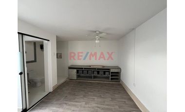 Alquilo Casa De Estreno De 180 M2 A Unas Cuadras De Polvos Rosados, Surco