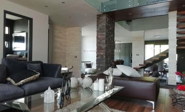 HERMOSA RESIDENCIA CON TODAS LAS COMODIDADES