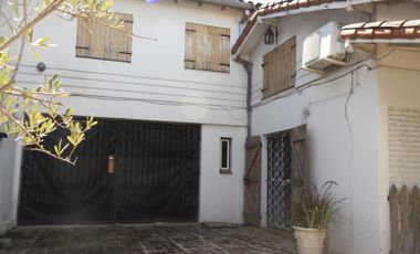 Venta casa  de  2 plantas con parque -Pacheco Norte